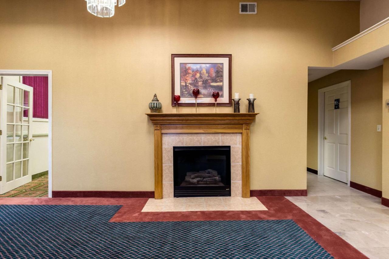 Towneplace Suites By Marriott Hadley Amherst Luaran gambar